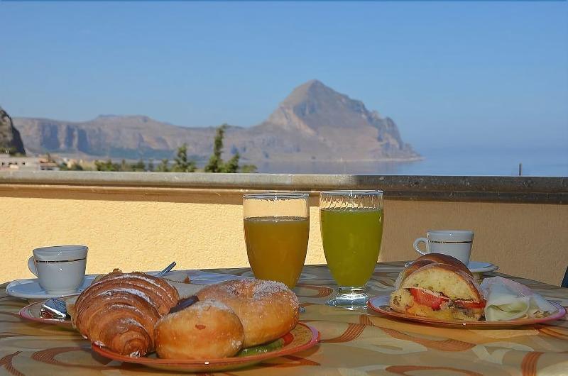 Terra Del Sole Bed & Breakfast Macari Bagian luar foto
