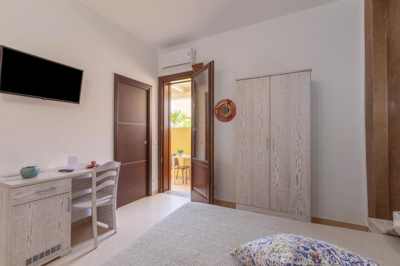 Terra Del Sole Bed & Breakfast Macari Bagian luar foto
