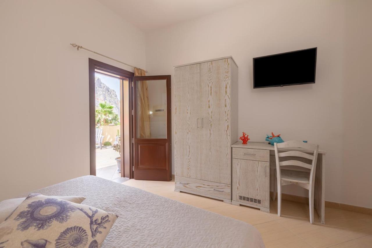 Terra Del Sole Bed & Breakfast Macari Bagian luar foto